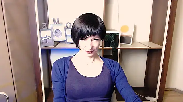 Snapshot of _AngeliaFlow_ chatting on November 27, 8:27 am AngeliaFlow online show from November 27, 8:27 am