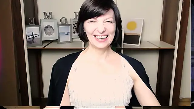  AngeliaFlow  online show from July 30, 7:40 am