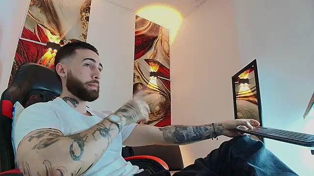 Luke davis01 online show from November 11, 1:11 pm