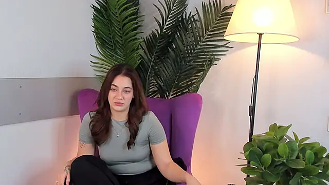 PortiaBellew online show from February 5, 8:43 am