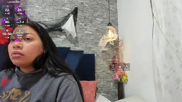 Sophia Brunett online show from October 22, 11:54 am