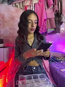 Skye Moore online show from May 16, 2:52 am