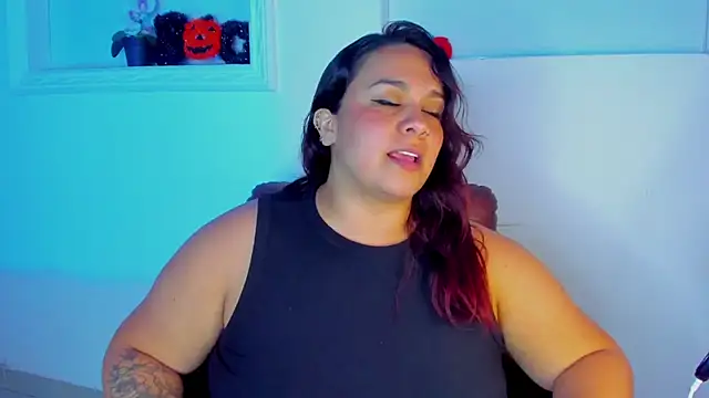 Snapshot of KourtneyEvans chatting on October 23, 3:33 pm KourtneyEvans online show from October 23, 3:33 pm