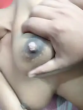 Snapshot of simrun70 chatting on November 12, 12:00 am simrun70 online show from November 12, 12:00 am