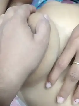 Snapshot of simrun70 chatting on December 16, 12:04 am simrun70 online show from December 16, 12:04 am