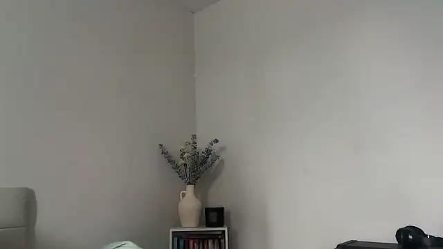 skyejde online show from February 16, 2:35 pm