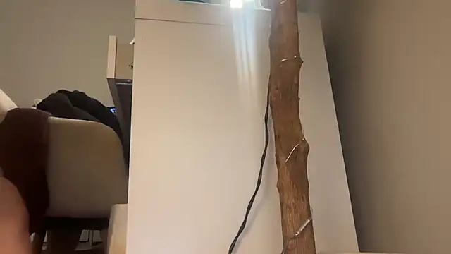 skyejde online show from March 18, 8:34 pm