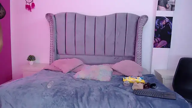 Snapshot of melody_toy chatting on March 12, 8:26 pm melody toy online show from March 12, 8:26 pm