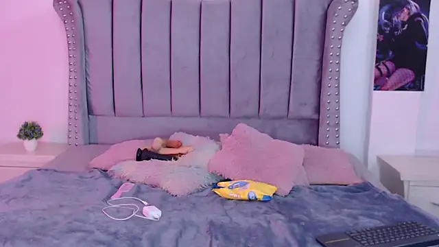 Snapshot of melody_toy chatting on March 14, 7:41 pm melody toy online show from March 14, 7:41 pm