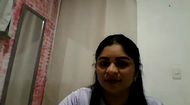 Snapshot of Tana_latin chatting on February 8, 1:11 am Tana latin online show from February 8, 1:11 am