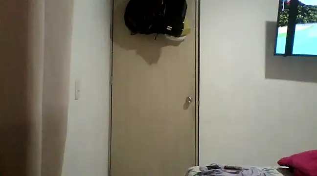 Snapshot of Tana_latin chatting on February 11, 12:28 am Tana latin online show from February 11, 12:28 am
