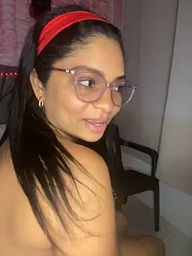 Snapshot of Tana_latin chatting on February 17, 2:42 am Tana latin online show from February 17, 2:42 am