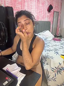 Snapshot of Tana_latin chatting on February 12, 12:38 am Tana latin online show from February 12, 12:38 am