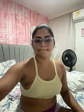 Snapshot of Tana_latin chatting on March 15, 1:33 am Tana latin online show from March 15, 1:33 am