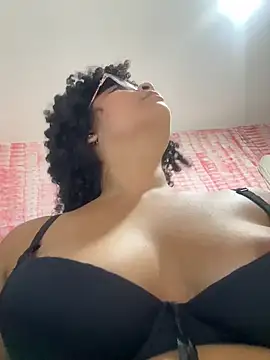 Snapshot of Tana_latin chatting on April 3, 1:25 am Tana latin online show from April 3, 1:25 am