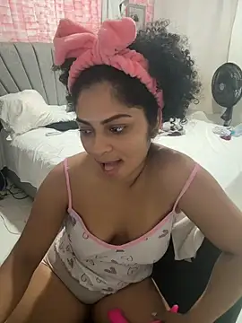 Snapshot of Tana_latin chatting on April 12, 1:10 am Tana latin online show from April 12, 1:10 am