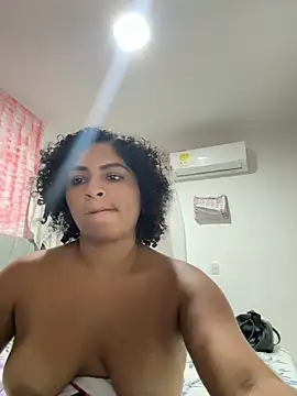 Snapshot of Tana_latin chatting on May 23, 1:11 am Tana latin online show from May 23, 1:11 am