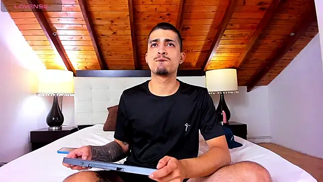 Sebastian Berne online show from February 12, 7:35 pm