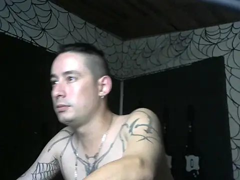 Snapshot of vampireathome chatting on March 6, 4:42 am vampireathome online show from March 6, 4:42 am