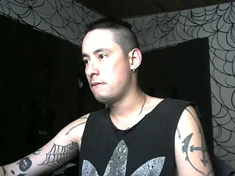 Snapshot of vampireathome chatting on March 7, 6:21 am vampireathome online show from March 7, 6:21 am