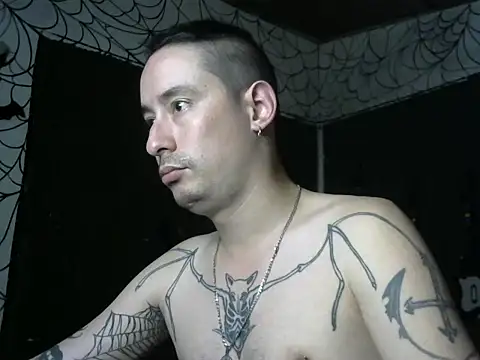 Snapshot of vampireathome chatting on March 10, 7:13 am vampireathome online show from March 10, 7:13 am