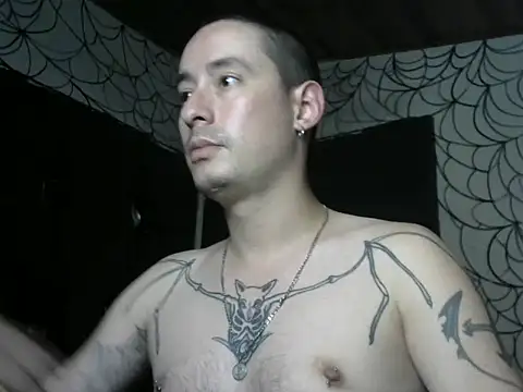 Snapshot of vampireathome chatting on March 15, 5:13 am vampireathome online show from March 15, 5:13 am