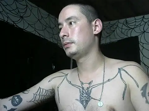 Snapshot of vampireathome chatting on March 16, 5:44 am vampireathome online show from March 16, 5:44 am