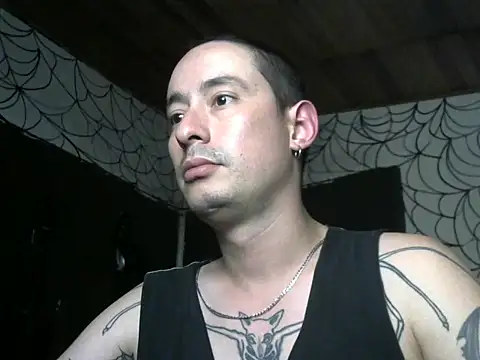 Snapshot of vampireathome chatting on March 22, 5:33 am vampireathome online show from March 22, 5:33 am