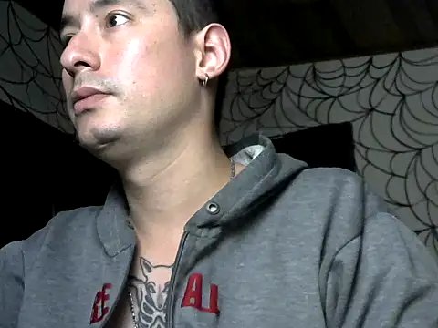 Snapshot of vampireathome chatting on March 25, 5:35 am vampireathome online show from March 25, 5:35 am