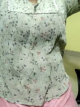 Your cutiepie  online show from February 21, 12:28 pm