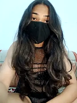 Snapshot of shnaz_1 chatting on February 18, 7:21 pm shnaz 1 online show from February 18, 7:21 pm