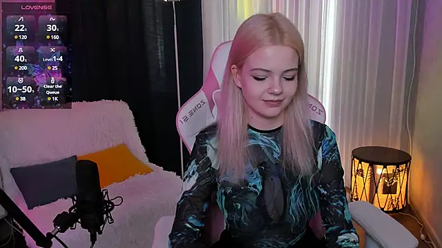 AshleySnowflake online show from February 16, 11:27 am