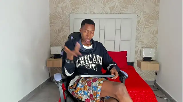 karllhil online show from September 19, 11:44 am