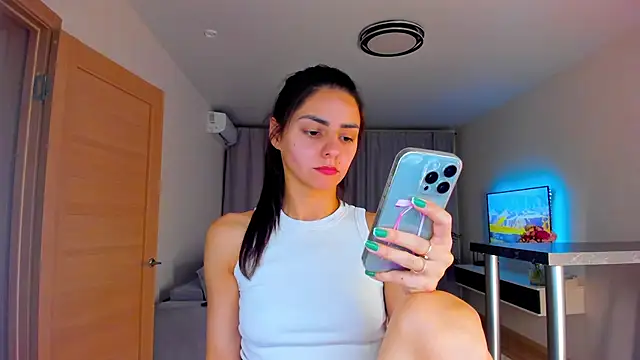 EmiliaZen online show from October 15, 5:24 pm