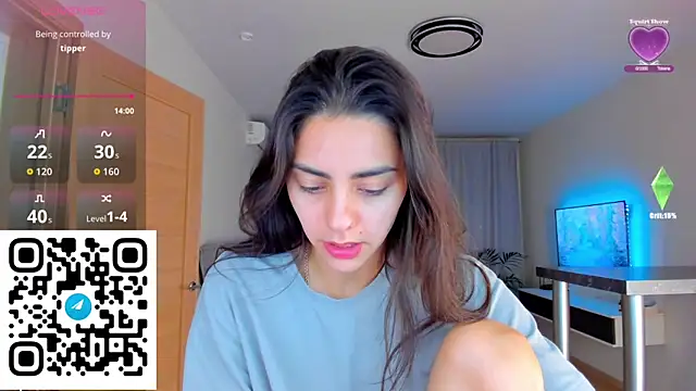 EmiliaZen online show from October 25, 8:25 pm