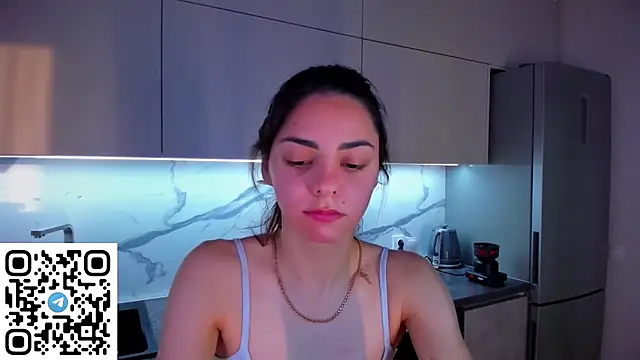 EmiliaZen online show from June 5, 4:56 pm