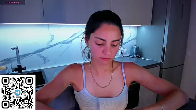 EmiliaZen online show from July 18, 4:22 pm