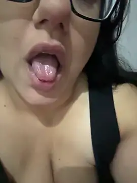 daianaspencer online show from October 20, 6:25 am