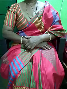 Snapshot of niiveditha chatting on September 23, 2:31 pm niiveditha online show from September 23, 2:31 pm