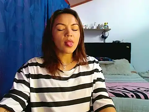 PenelopeMist online show from March 12, 9:24 pm