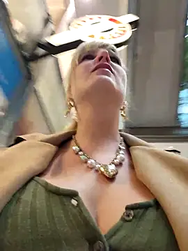 Sexybiene969 online show from September 27, 1:05 pm