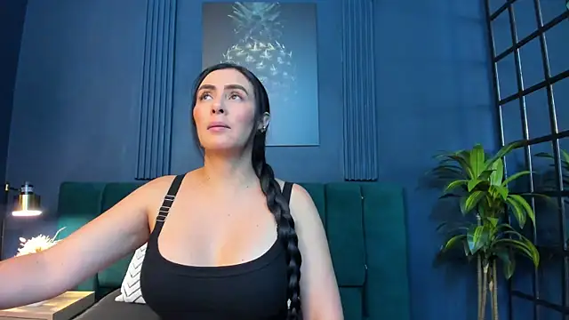scarlet edwars online show from July 15, 4:34 pm