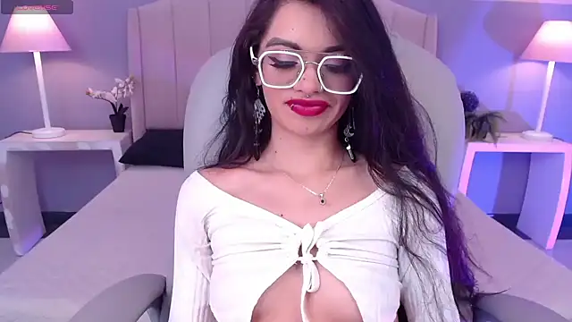 Snapshot of Emerald_gh chatting on September 21, 9:16 pm Emerald gh online show from September 21, 9:16 pm