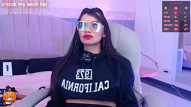 Snapshot of Emerald_gh chatting on October 8, 11:57 pm Emerald gh online show from October 8, 11:57 pm