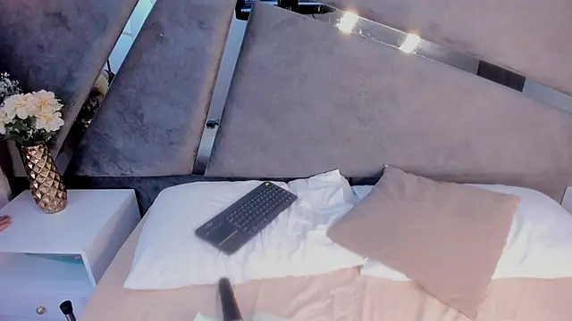 Snapshot of Giselle_Lauren chatting on October 18, 8:09 pm Giselle Lauren online show from October 18, 8:09 pm