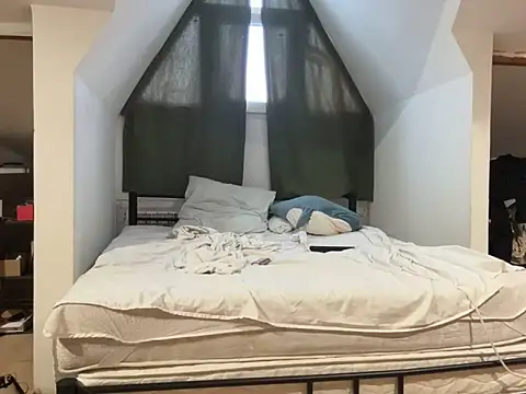 Snapshot of Julian_wins chatting on February 13, 9:20 am Julian wins online show from February 13, 9:20 am