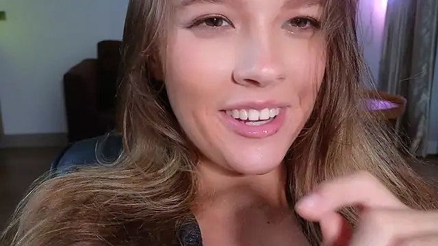 DemiDee online show from October 10, 4:50 pm