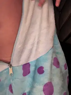 Laura-Khalifa online show from November 28, 5:32 am