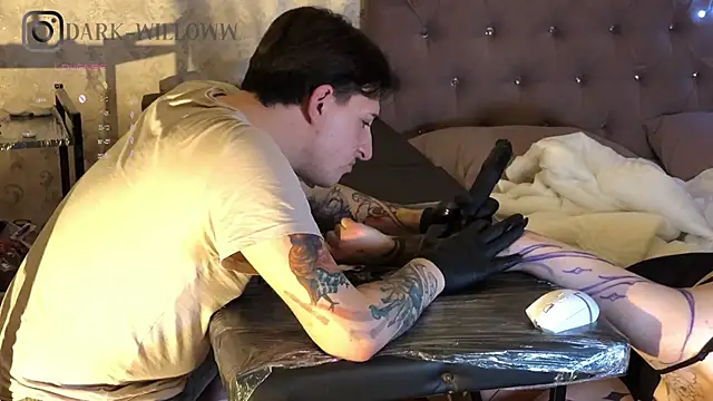 dark-willoww online show from February 18, 2:27 am