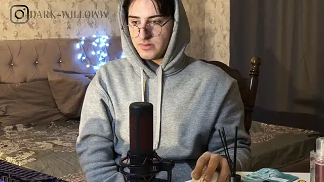 dark-willoww online show from February 21, 7:32 pm